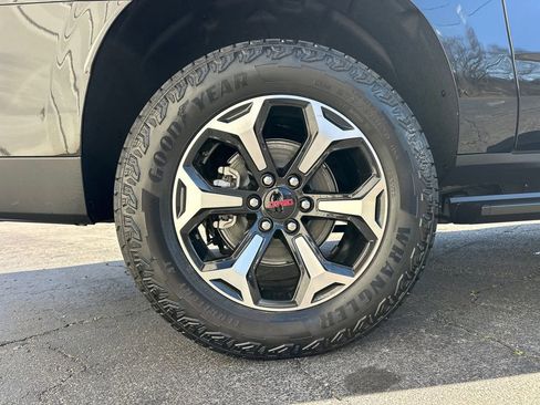 New 2026 GMC Yukon XL AT4 w/ AT4 Premium Package image 18