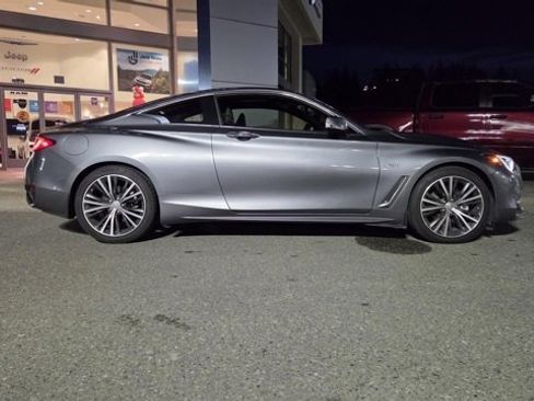 Used 2019 INFINITI Q60 3.0t Luxe w/ Essential Package image 2