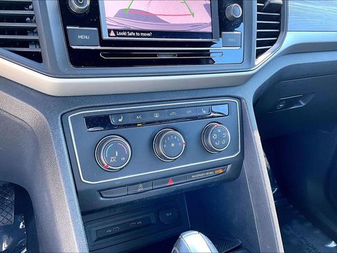 Certified 2023 Volkswagen Atlas Cross Sport SE image 16