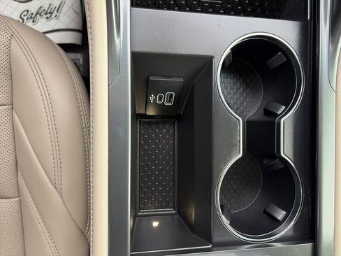 Used 2025 Lincoln Nautilus Premier w/ Equipment Group 102A image 26