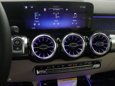 New 2026 Mercedes-Benz GLB 250 image 6