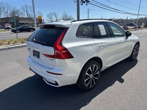 Certified 2025 Volvo XC60 B5 Plus image 5