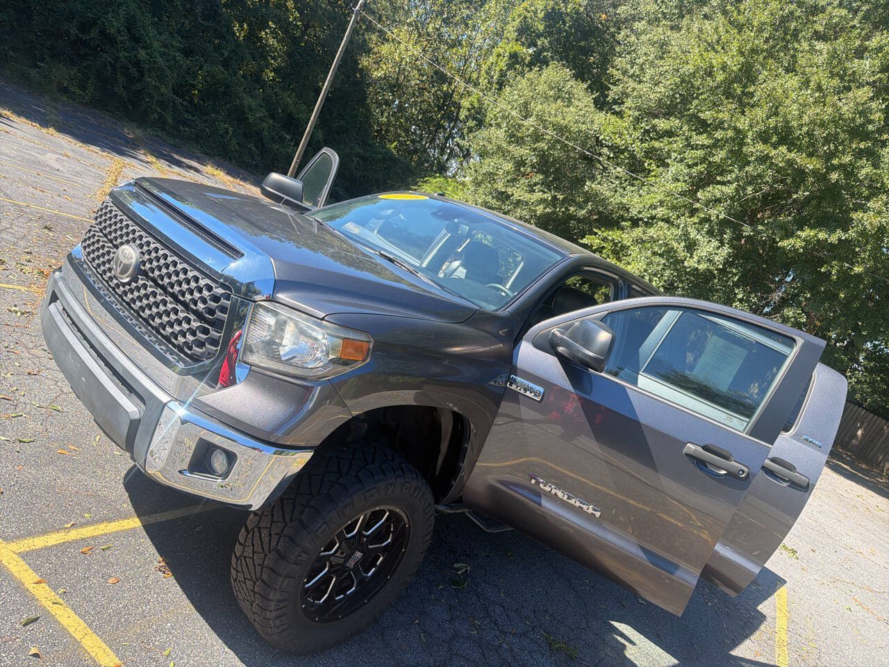 Used 2018 Toyota Tundra SR5 w/ SR5 Upgrade Package AWD/4WD image 29