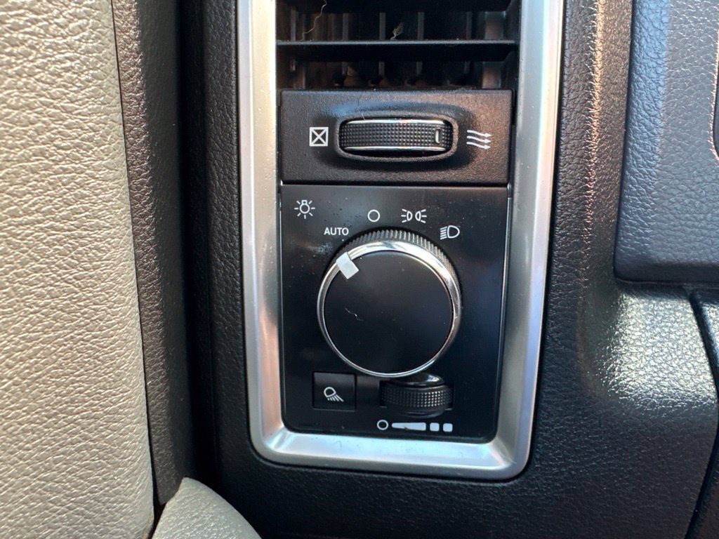 Used 2015 RAM 2500 SLT AWD/4WD image 15