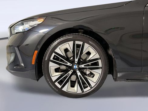 Used 2025 BMW 530i RWD image 12
