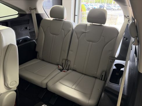Certified 2023 Kia Sorento EX w/ Panoramic Sunroof Package FWD image 8