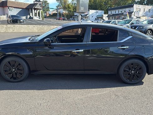 Certified 2022 Nissan Altima 2.5 SV image 4