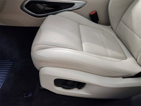 Used 2024 Jaguar F-PACE R-Dynamic S image 24