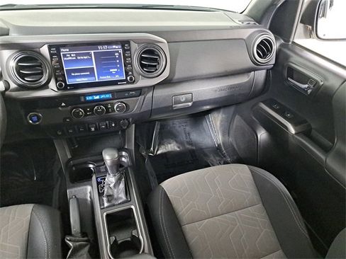 Used 2022 Toyota Tacoma TRD Sport image 17