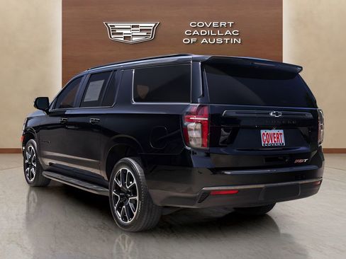 Used 2022 Chevrolet Suburban RST w/ Luxury Package RWD image 3