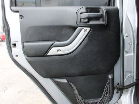 Used 2013 Jeep Wrangler Unlimited Rubicon w/ Dual Top Group image 34