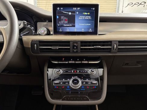 Used 2022 Lincoln Corsair AWD w/ Equipment Group 101A image 19