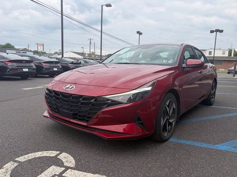 Used 2023 Hyundai Elantra SEL w/ Convenience Package FWD image 14