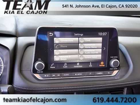 Used 2024 Nissan Rogue S FWD image 25