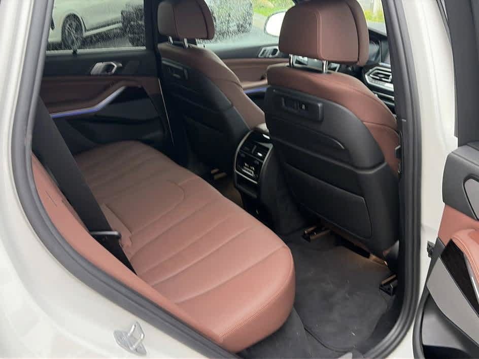 Used 2021 BMW X5 xDrive40i w/ Executive Package AWD/4WD image 6