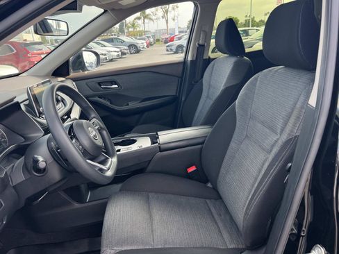 Used 2023 Nissan Rogue SV FWD image 18