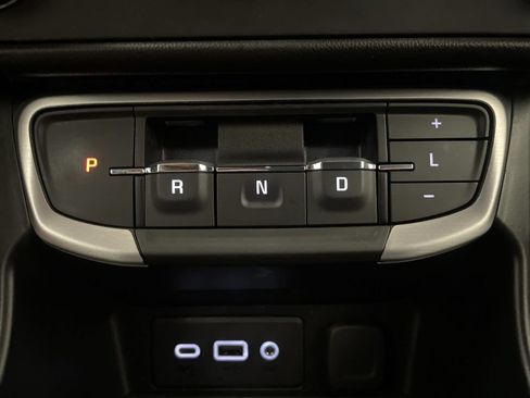 Used 2023 GMC Terrain SLE w/ Driver Convenience Package FWD image 7