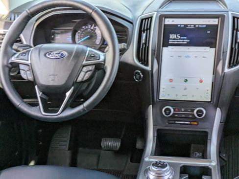 Used 2022 Ford Edge SEL w/ Sport Appearance Package image 16