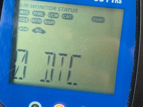 Used 2018 Hyundai Santa Fe Sport w/ 2.0T Ultimate Tech Package 05 image 6