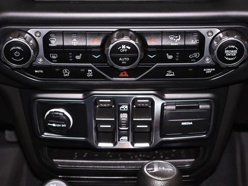 Used 2023 Jeep Gladiator Willys image 28