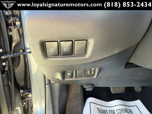 Used 2018 Toyota C-HR XLE FWD image 18