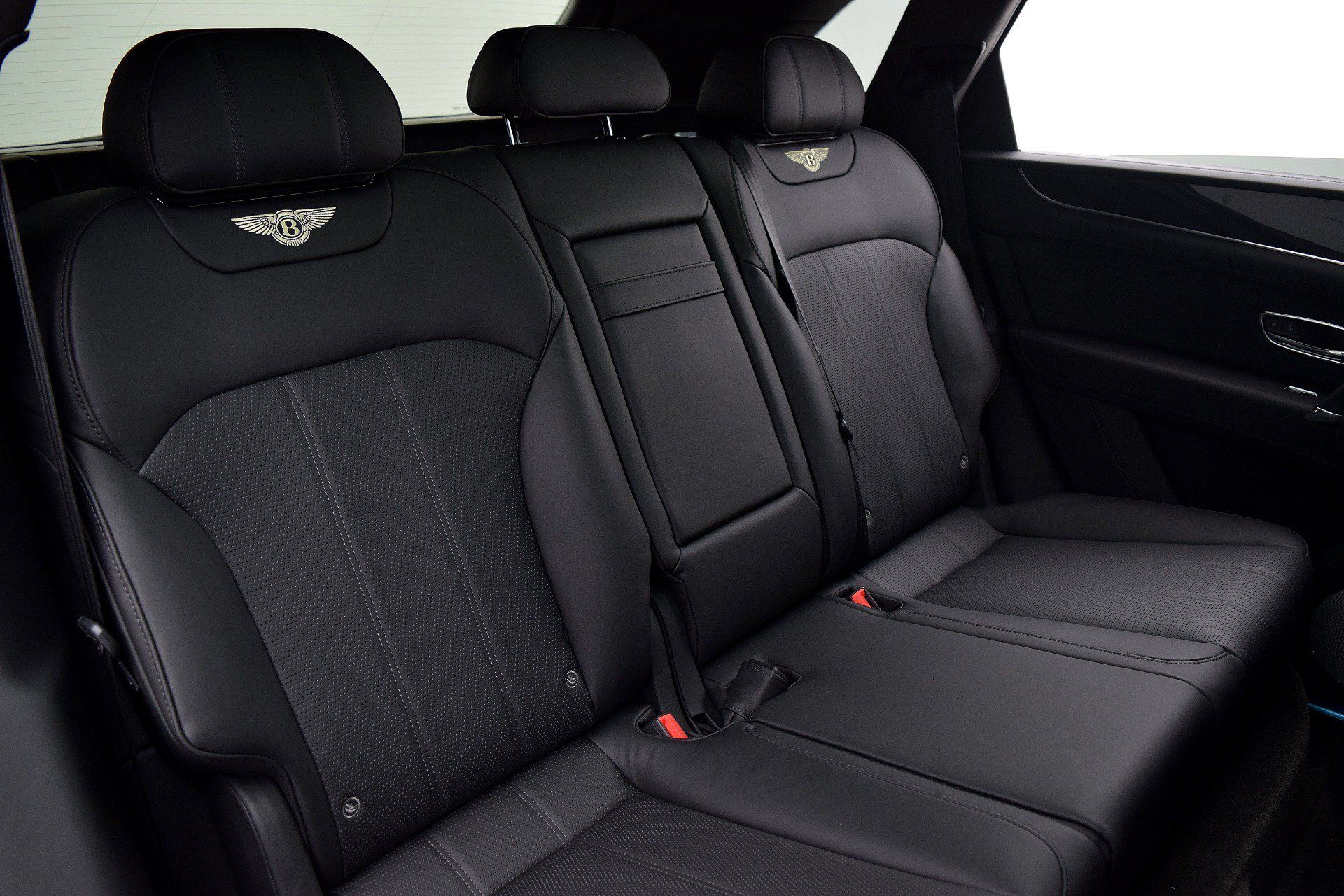 Certified 2019 Bentley Bentayga AWD/4WD image 34