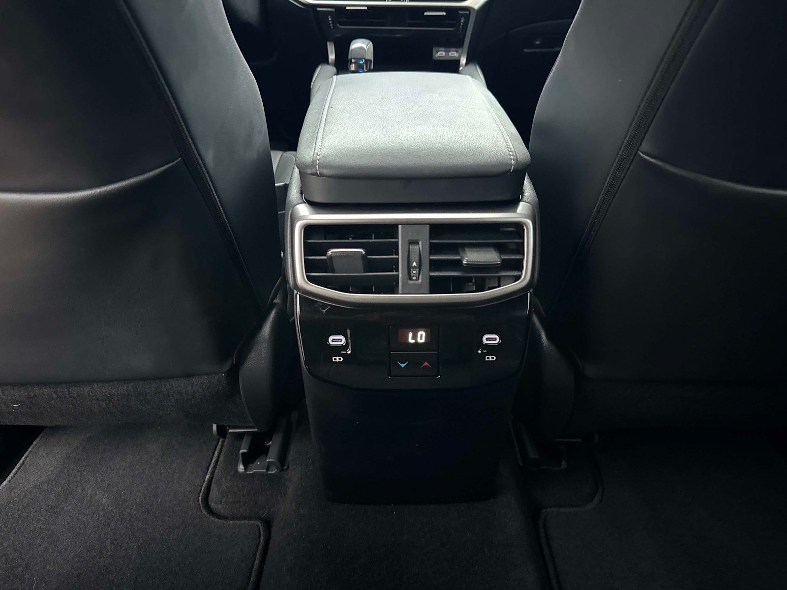 Used 2024 Lexus RX 350 Premium w/ Accessory Package (Z1) FWD image 17
