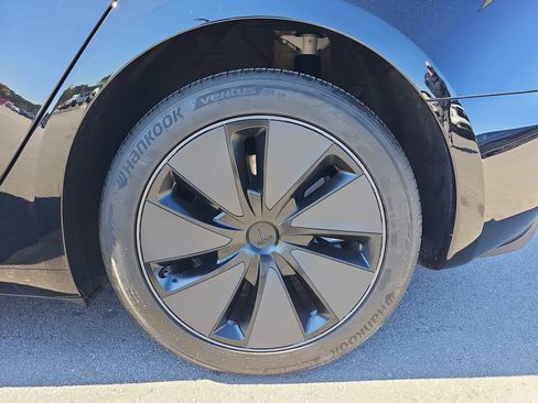 Used 2025 Tesla Model 3 Long Range image 37