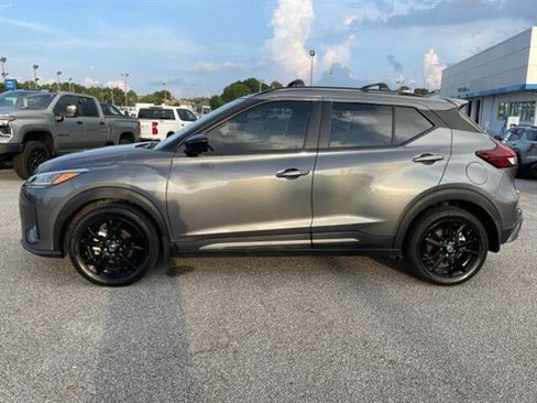 Used 2021 Nissan Kicks SR w/ SR Premium Package image 4