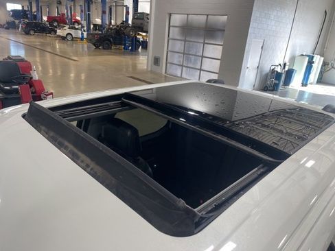 Used 2022 Ford F150 Lariat w/ Equipment Group 502A High image 63