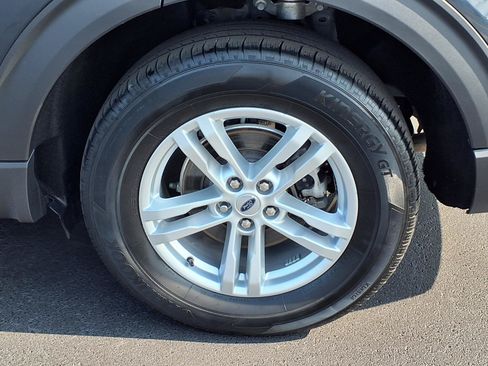 Used 2023 Ford Explorer XLT w/ Equipment Group 202A AWD/4WD image 29