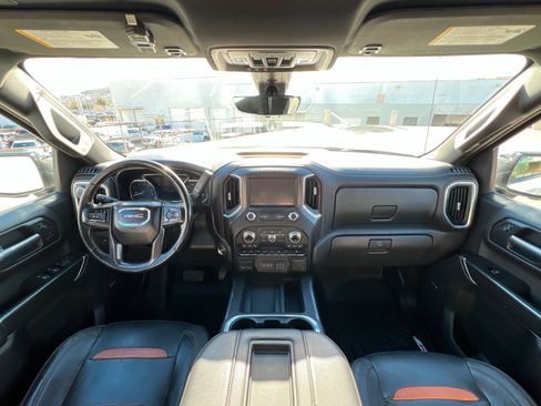 Used 2020 GMC Sierra 1500 AT4 w/ AT4 Premium Package image 10