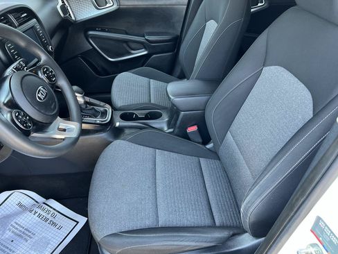Used 2021 Kia Soul S FWD image 9
