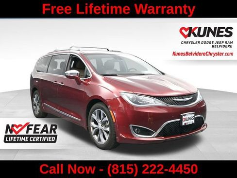 Used 2017 Chrysler Pacifica Limited FWD image 1