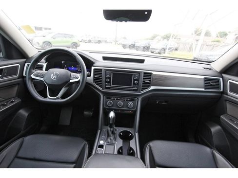 Used 2022 Volkswagen Atlas SE FWD image 12