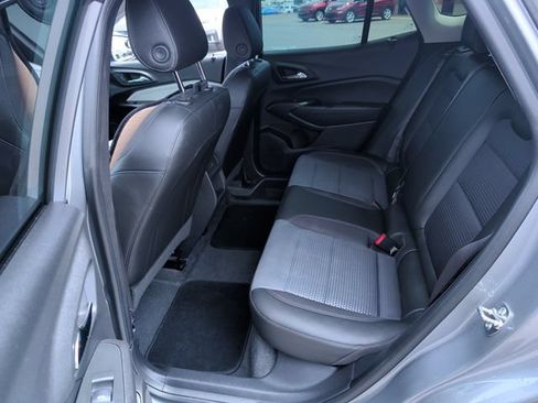 Used 2025 Chevrolet Trax LT FWD image 22