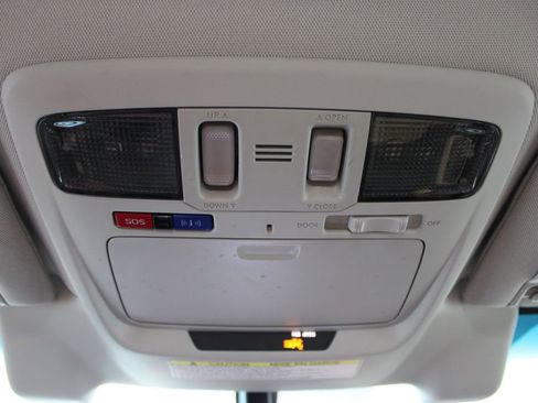 Used 2017 Subaru Outback 2.5i Limited AWD/4WD image 35