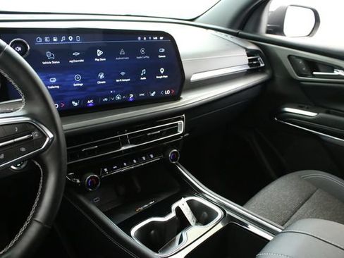 Certified 2026 Chevrolet Traverse LT FWD image 21