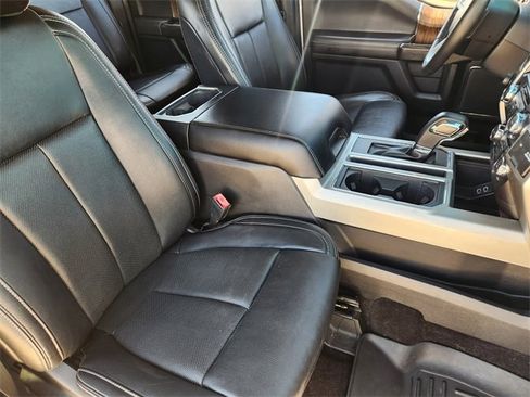 Used 2019 Ford F150 Lariat image 10