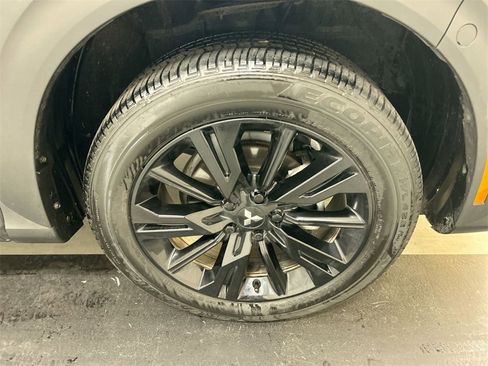 Used 2024 Mitsubishi Eclipse Cross Black Edition image 8