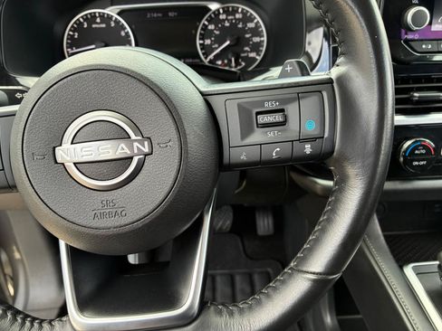Used 2024 Nissan Pathfinder SV FWD image 24