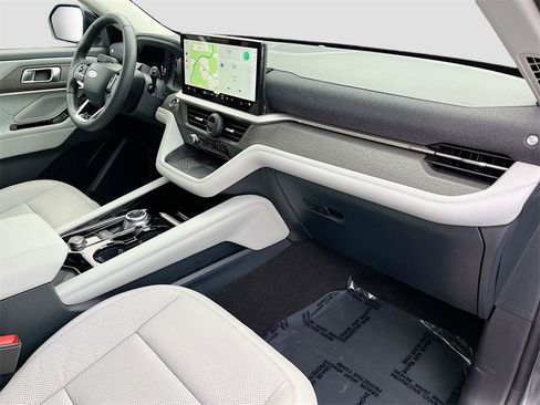 Used 2025 Ford Explorer Platinum w/ Ultimate Package image 29