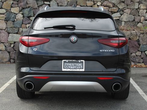 Used 2019 Alfa Romeo Stelvio Ti Lusso w/ Quick Order Package 22X Lusso AWD/4WD image 8