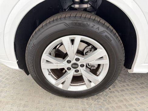 Used 2025 Audi Q5 Premium w/ Convenience Package image 11