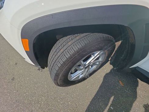 Certified 2025 Hyundai Tucson SE image 42