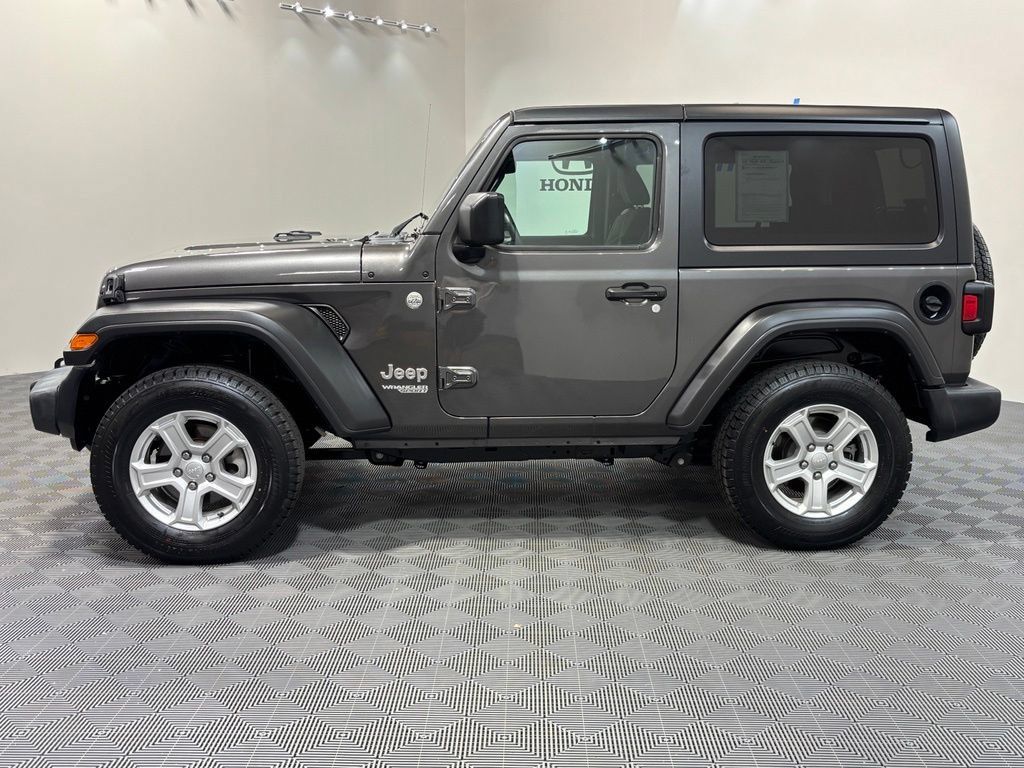Used 2019 Jeep Wrangler Sport AWD/4WD image 2