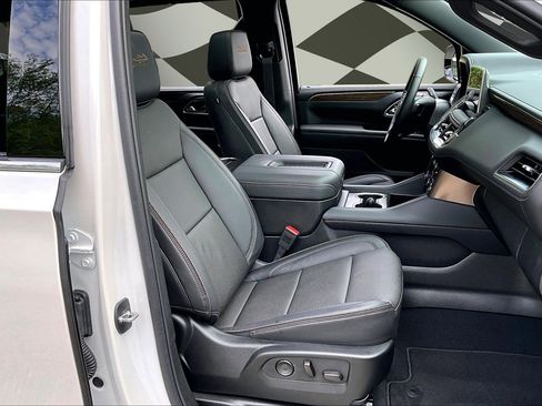 Used 2024 Chevrolet Tahoe High Country image 7