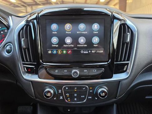 Used 2022 Chevrolet Traverse LT AWD/4WD image 18