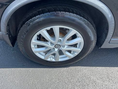 Used 2019 Nissan Rogue S w/ Special Edition Package AWD/4WD image 10