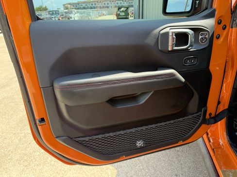 New 2025 Jeep Gladiator Rubicon w/ Convenience Group image 12